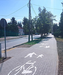 Pruszków, skończony chodnik i trasa rowerowa